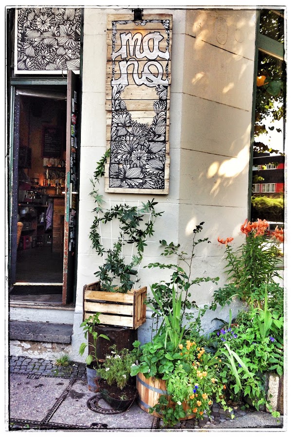 MANO CAFE 1