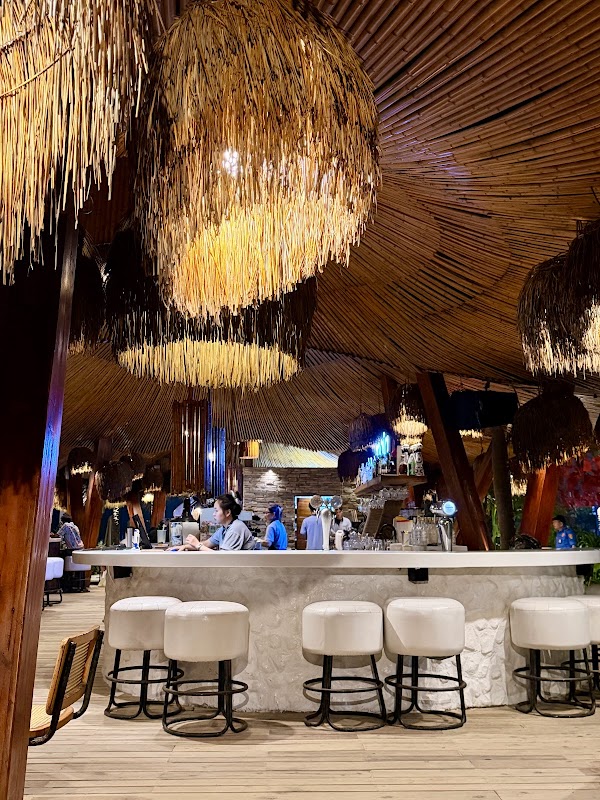 Maia beach bar Da Nang 5