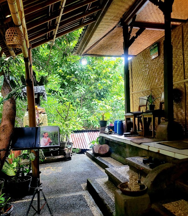 Sari Botanicals Spa