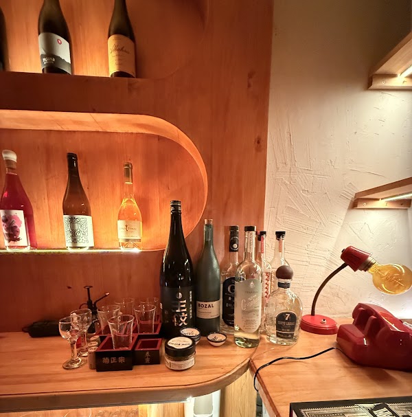 El Lobo Wine & Music Bar