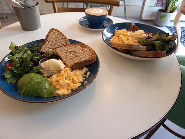 Canvas Speciality Coffee & Brunch 4