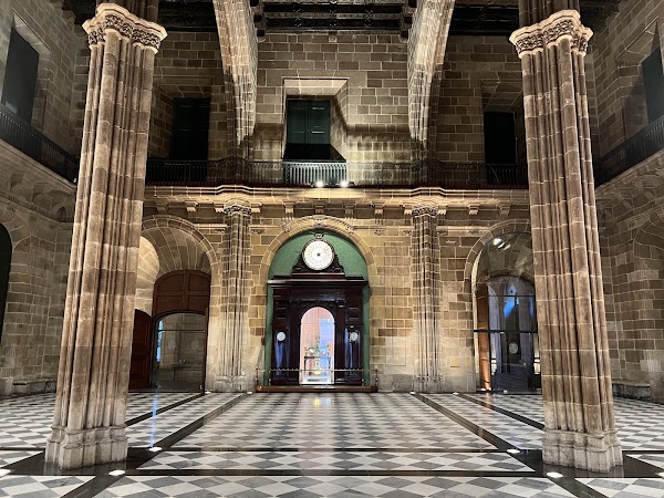 Casa Llotja de Mar 1