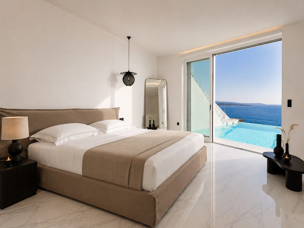 Saint Suites Oia 5