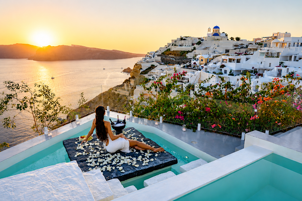 Saint Suites Oia 4
