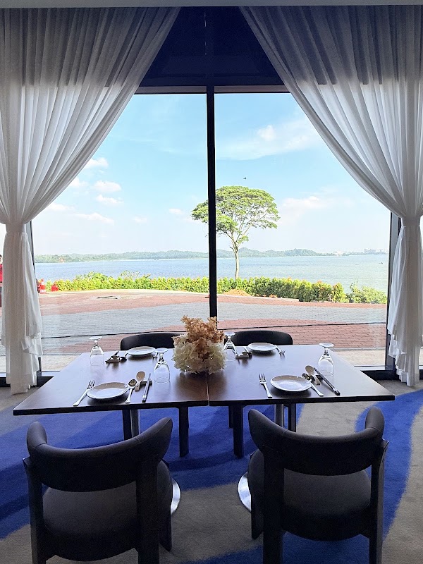 Reef Seafood Restaurant