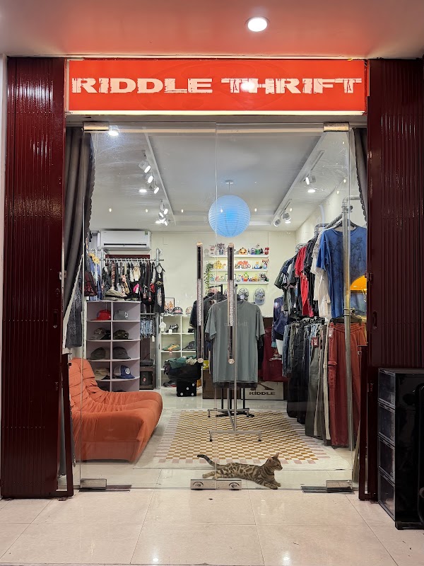 RIDDLE THRIFT (2HAND STORE)