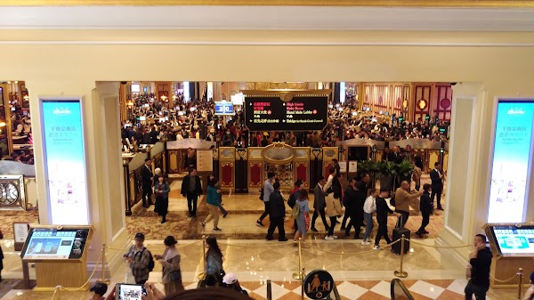 Shoppes at Venetian 3