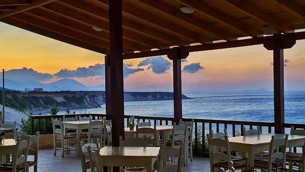 Taverna akti 1