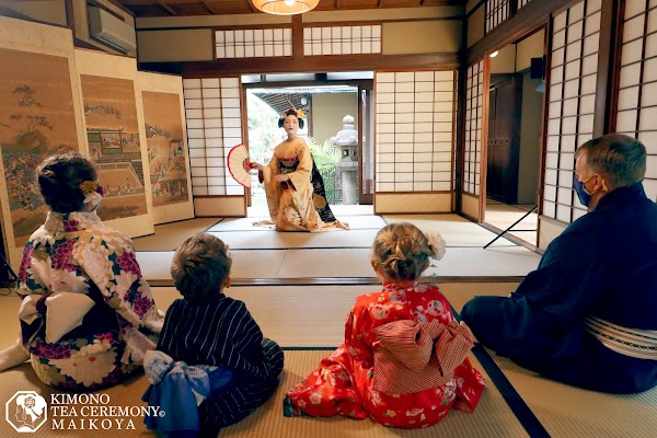Kyoto Geisha Show & Experience GION MAIKOYA 1