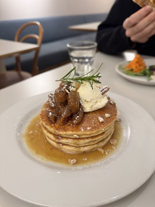 Oasis Cafe & Restaurant Cheongdam 2
