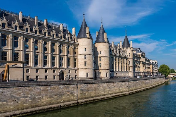 Conciergerie 5