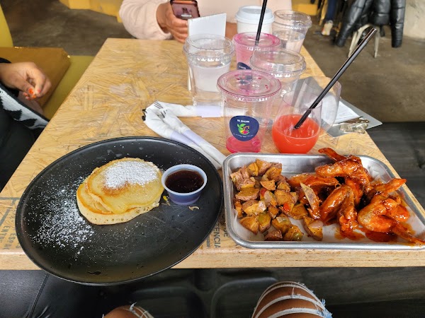 Latté Lounge + HG Eatery 5