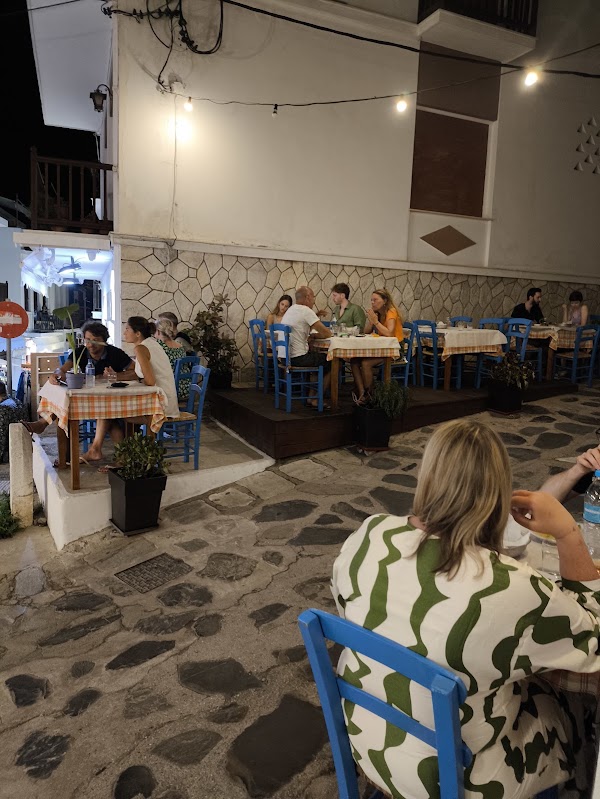 Finikas Restaurant 1