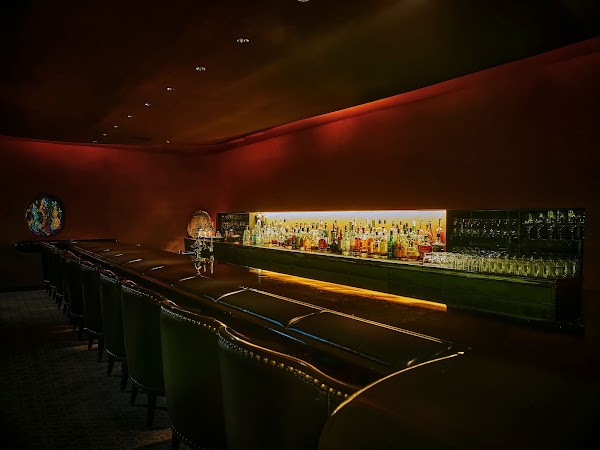 Bar "Eau de Vie" 1