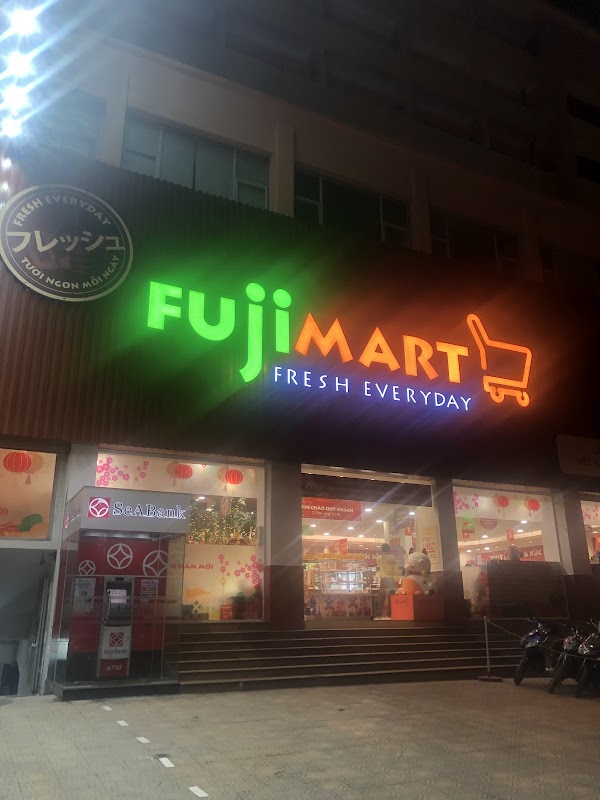 Siêu thị FujiMart Lê Duẩn