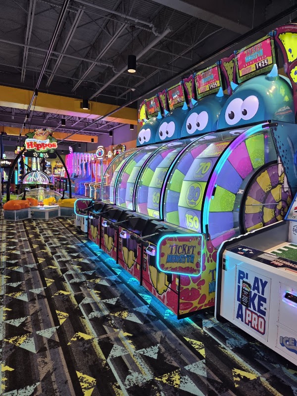 Round1 Bowling & Arcade - Houston 1