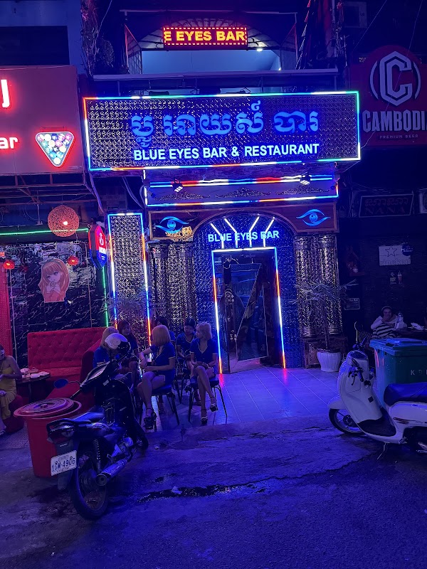 Blue eyes bar riverside 5