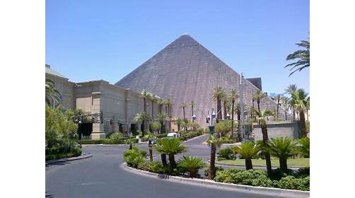 Luxor Hotel & Casino 1