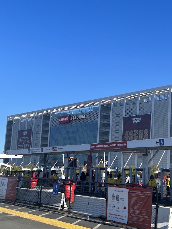 California's Great America Passenger Drop Off Area 4