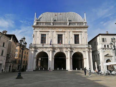 Piazza della Loggia 1