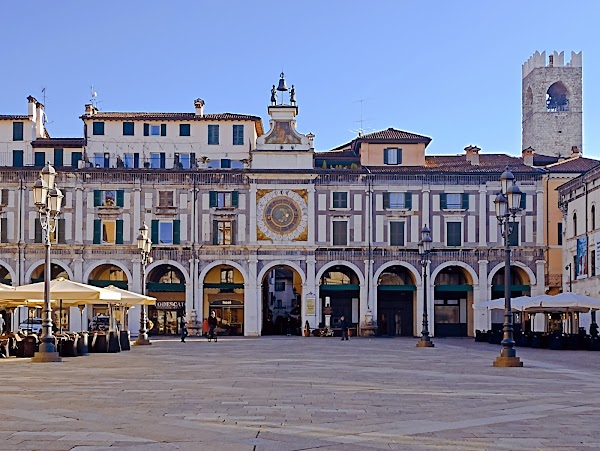 Piazza della Loggia 5