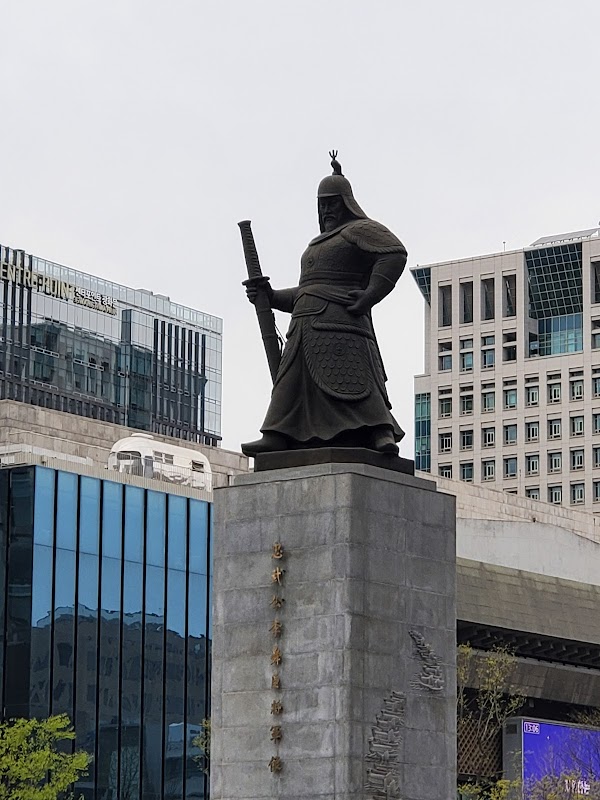 Statue of Admiral Yi Sun-sin 5