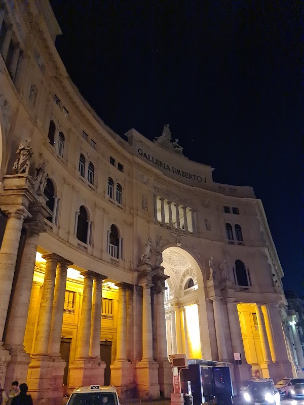 Galleria Umberto I 5