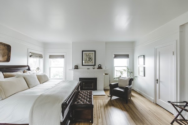 Harbor House Inn 5