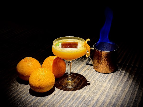 Bar Amber 5
