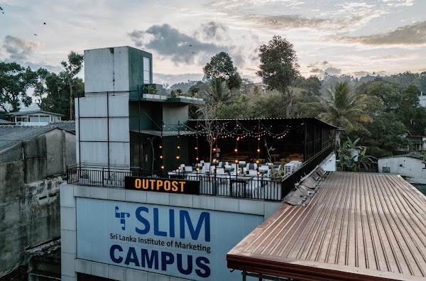 Outpost Lounge 4