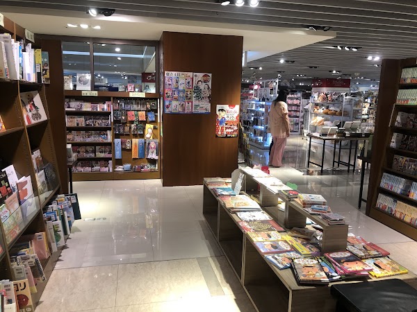 淳久堂書店 台北明曜店 2