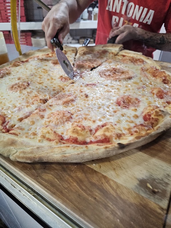 ANTONIA PIZZA 3
