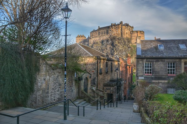 The Vennel Viewpoint Edinburgh Castle 1