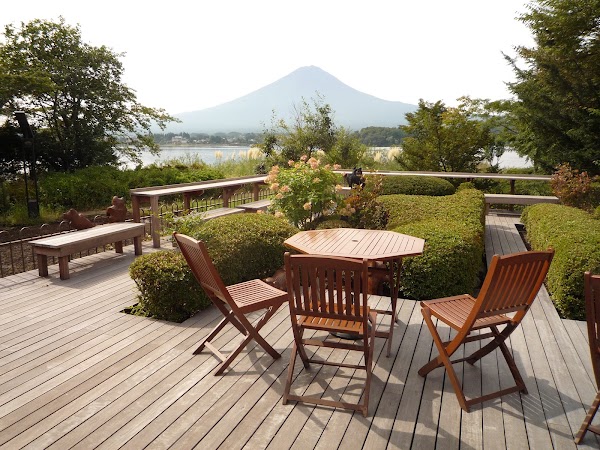 Lake Bake Cafe 1