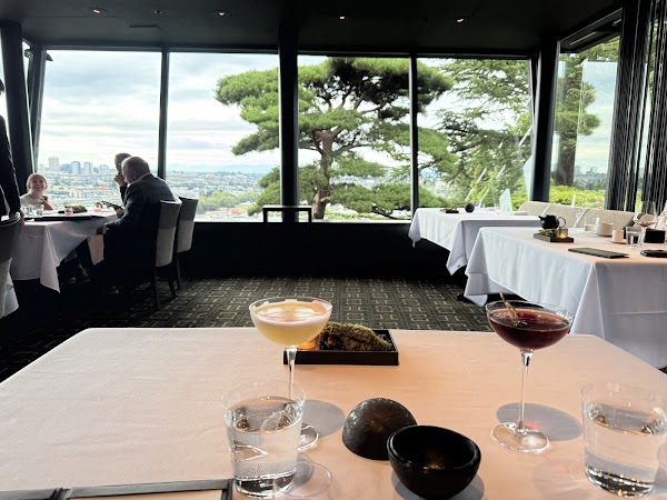 Canlis 5