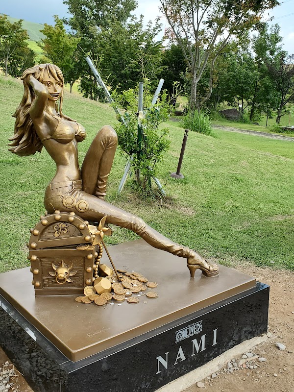 Nami Statue