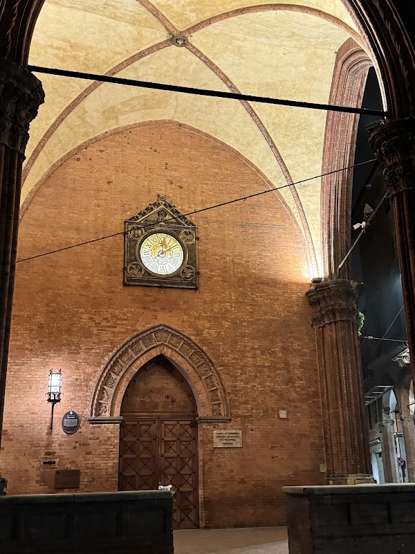 Palazzo della Mercanzia 5