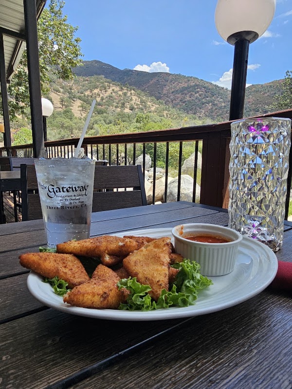 The Gateway Restaurant & Lodge 4