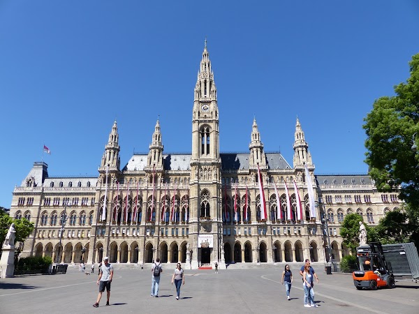 Rathausplatz 5