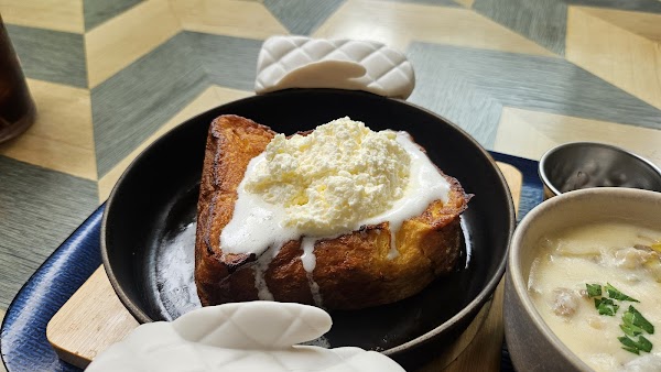 The Front Room Deli Restaurant Marunouchi 3