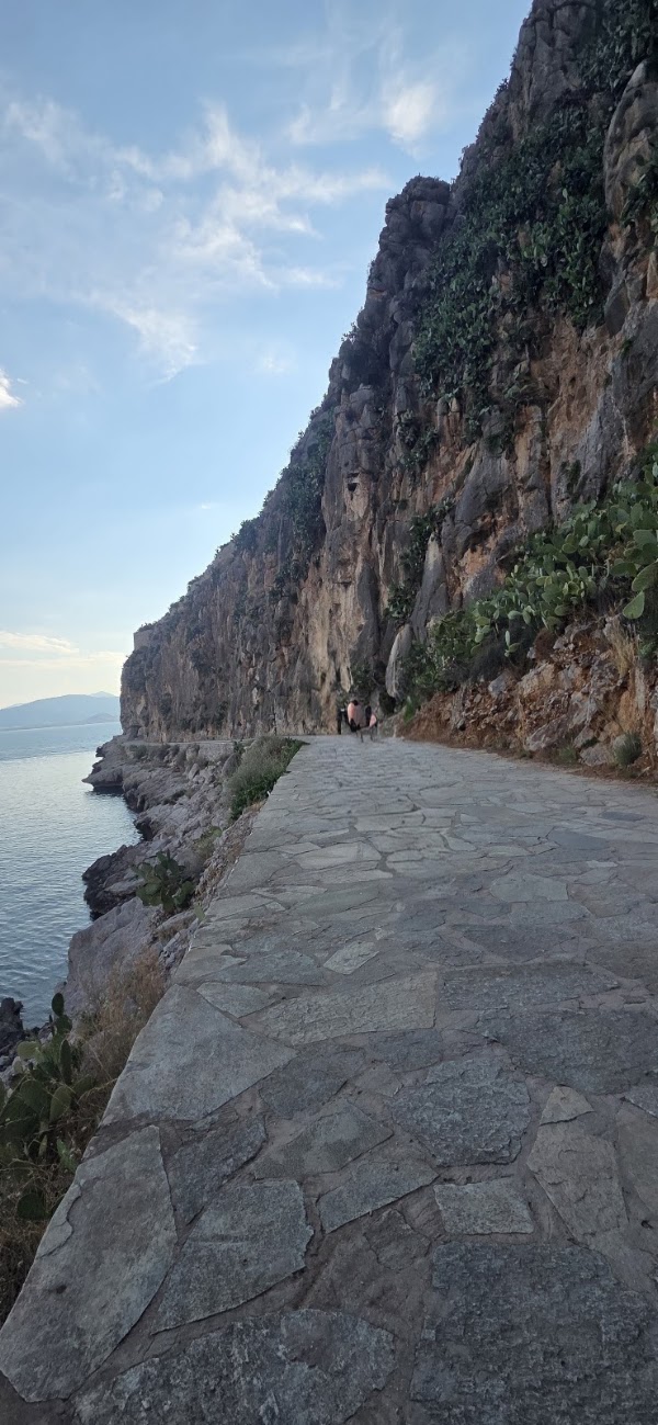 Promenade d’Arvanitia 1