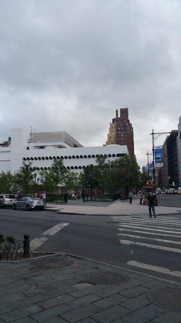 Greenwich Avenue 3