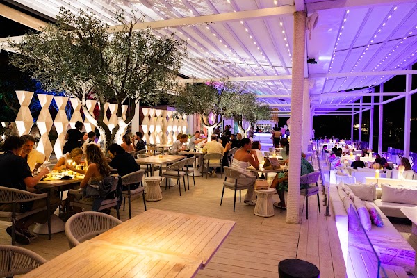 Savi Beach Club 1
