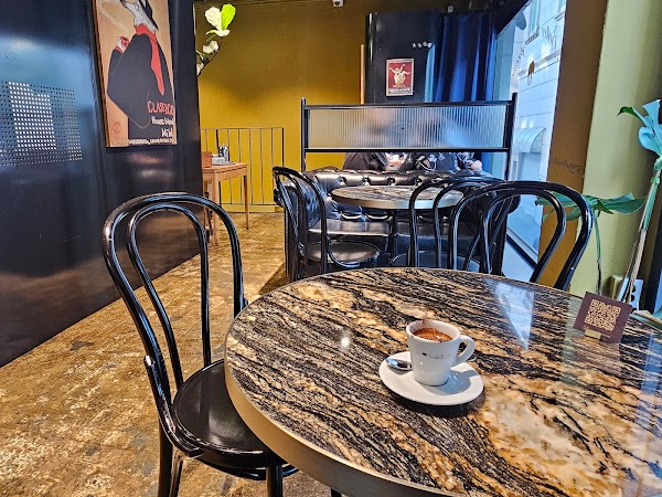 Leesar Coffee