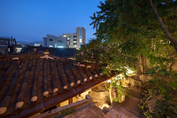 Side Hanok Residence
