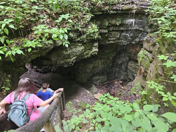 Henson's Cave Arch Trailhead 1