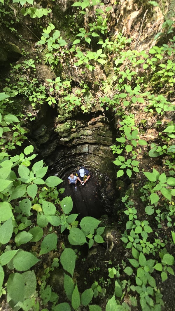 Henson's Cave Arch Trailhead 3