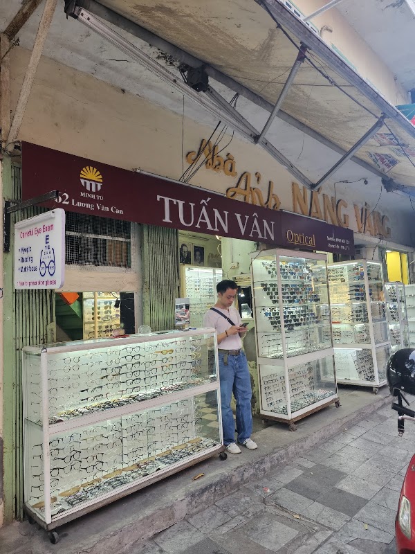 Tuấn Vân Optical 1