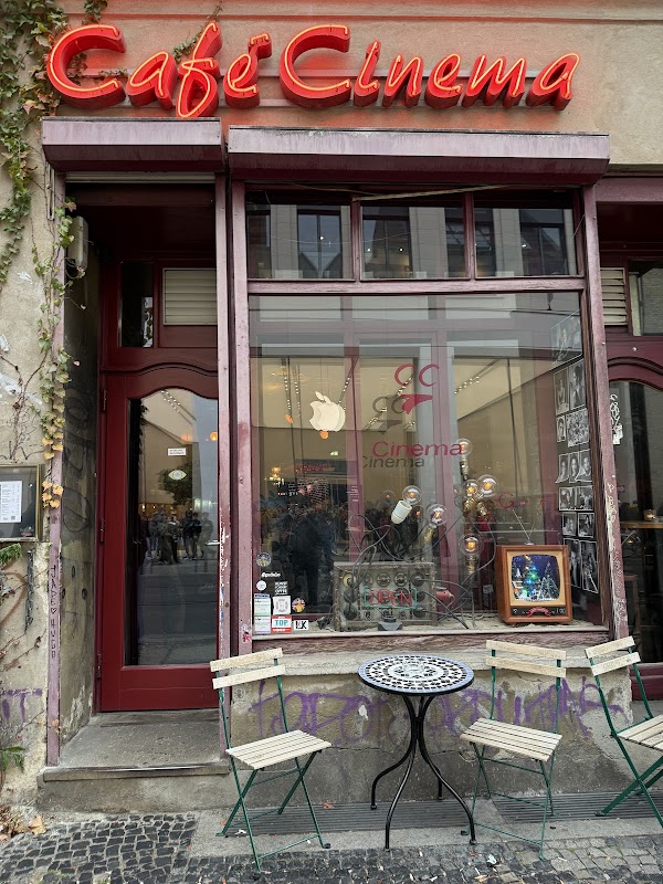 Café Cinema 3