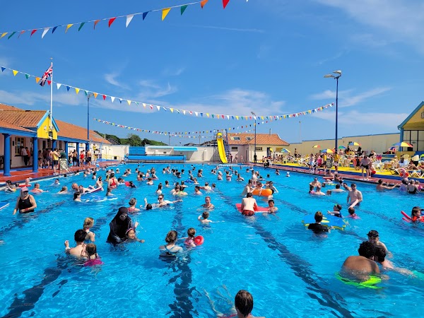 Stonehaven Heated Open Air Swimming Pool 1
